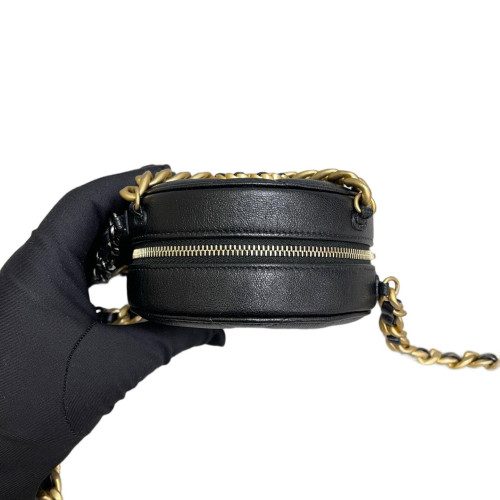 Chanel Quilted 19 Round Clutch With Chain Lambskin Black Chanel Quilted 19 Round Clutch With Chain Lambskin Black