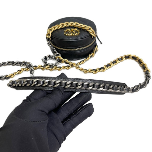 Chanel Quilted 19 Round Clutch With Chain Lambskin Black Chanel Quilted 19 Round Clutch With Chain Lambskin Black