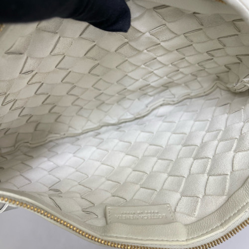 Bottega Veneta Shoulder Bag Calfskin Intrecciato White