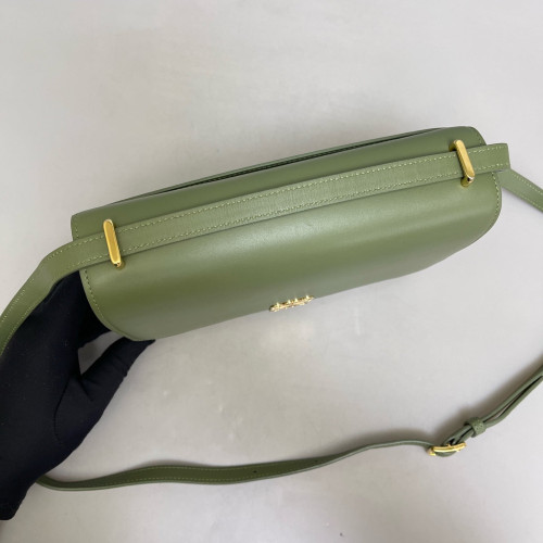Loewe Medium Goya Flap Bag Smooth Calfskin Green Loewe Medium Goya Flap Bag Smooth Calfskin Green