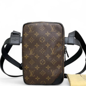 Louis Vuitton Bumbag Monogram Brown Black