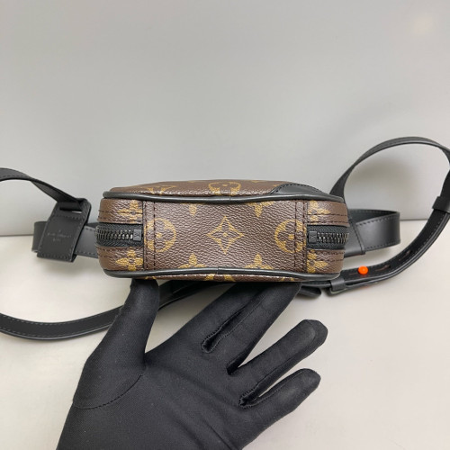 Louis Vuitton Bumbag Monogram Brown Black