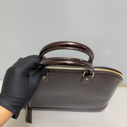 Louis Vuitton Alma GM Vernis Amarante