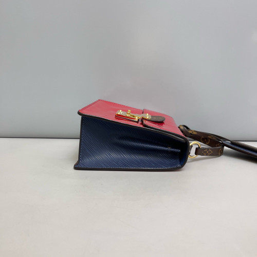 Louis Vuitton Spring Street Vernis Red
