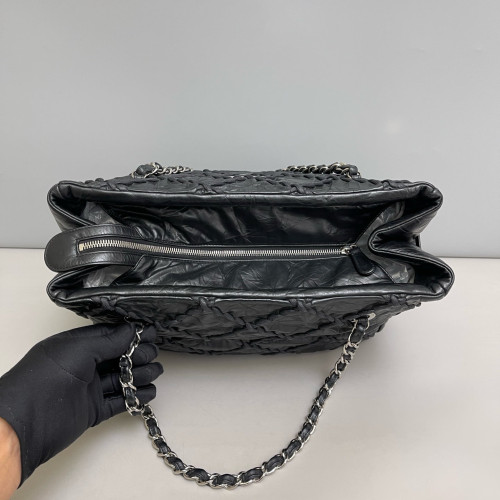 Chanel Tote Bag Pull Up Leather Black Chanel Tote Bag Pull Up Leather Black