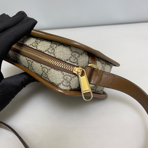 Gucci Camera Case GG Supreme Monogram Tan