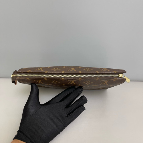 Louis Vuitton Toiletry Pouch 26 Monogram Brown
