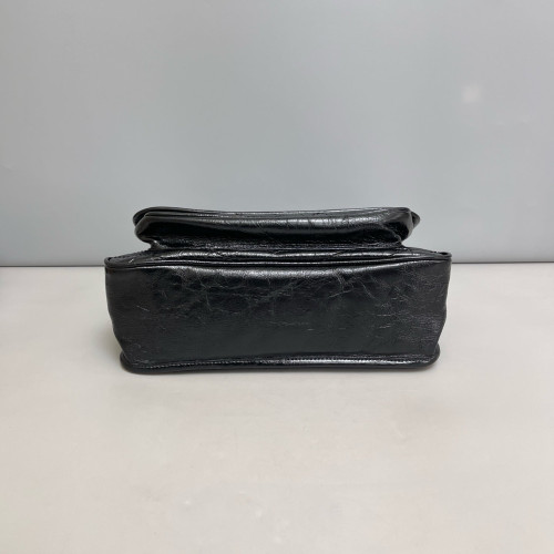 Yves Saint Laurent Medium Niki Chain Pull Up Leather Black