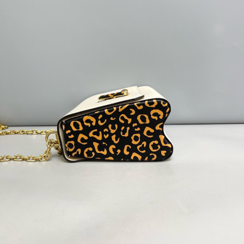 Louis Vuitton Twist MM Epi Beige Clair
