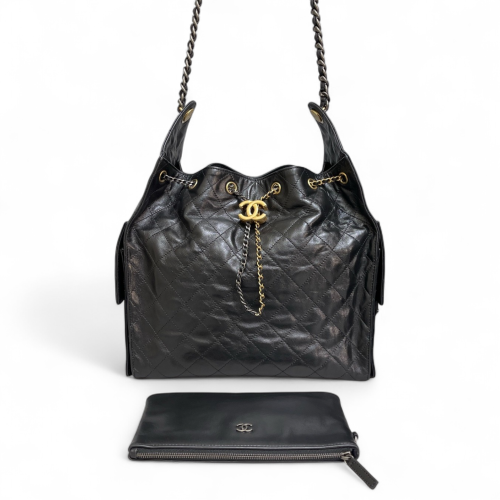 Chanel Quilted 25 Hobo Pull Up Leather Black