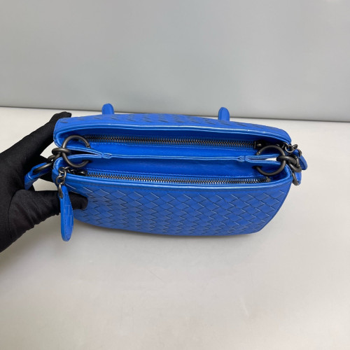 Bottega Veneta Shoulder Bag Calfskin Intrecciato Blue