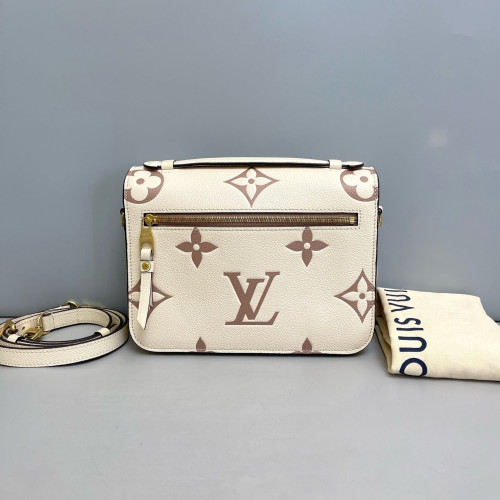 Louis Vuitton Pochette Metis Monogram Empreinte Giant Beige