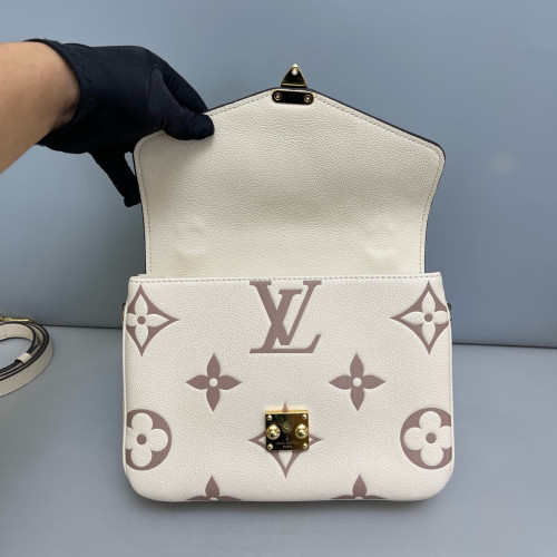 Louis Vuitton Pochette Metis Monogram Empreinte Giant Beige