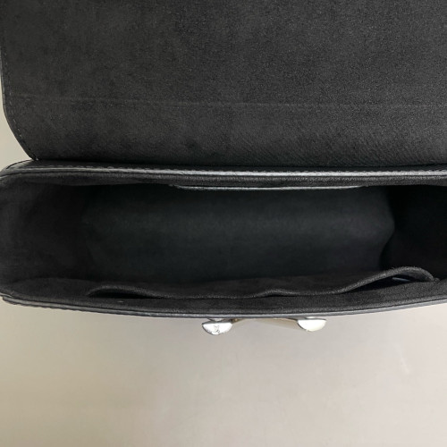 Louis Vuitton Twist MM Vernis Black