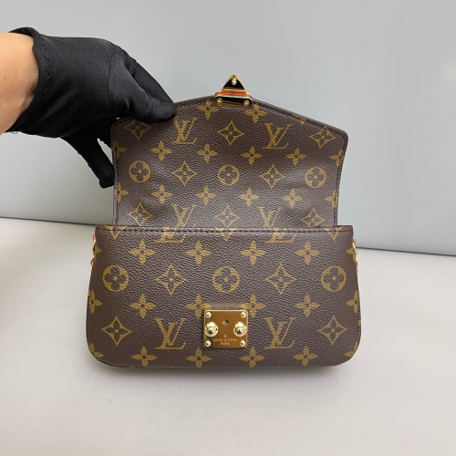 Louis Vuitton Pochette Metis East West Monogram Brown
