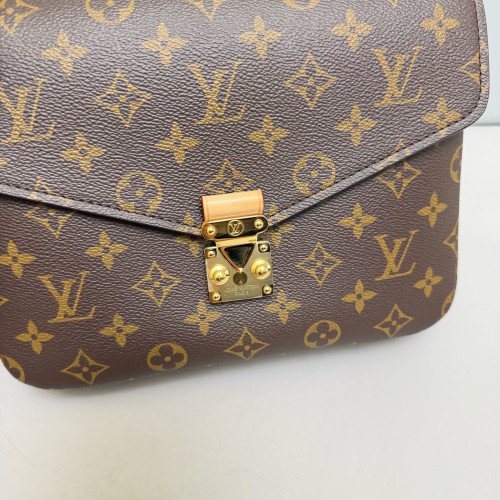 Louis Vuitton Pochette Metis Monogram Brown