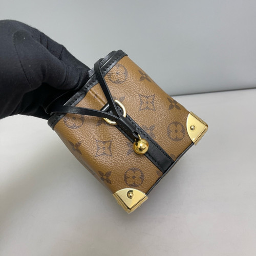 Louis Vuitton Noe Purse Monogram Brown Black