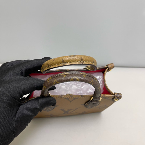 Louis Vuitton Onthego BB Reverse Monogram Giant Brown Louis Vuitton Onthego BB Reverse Monogram Giant Brown