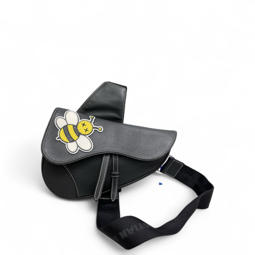 Dior Bee Mans Saddle Bag Calfskin Black Dior Bee Mans Saddle Bag Calfskin Black