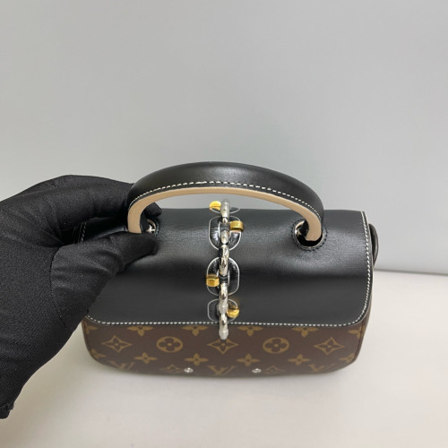 Louis Vuitton Chain It PM Monogram Black Brown