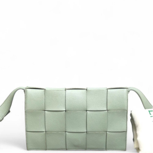 Bottega Veneta Classic Cassette Crossbody Bag Lambskin Maxi Intrecciato Green