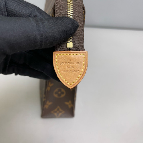 Louis Vuitton Toiletry Pouch 26 Monogram Brown