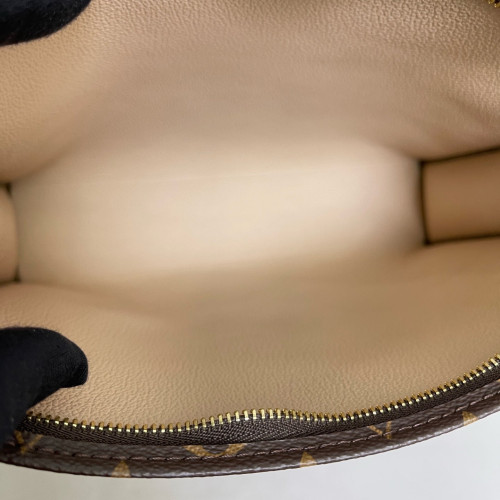 Louis Vuitton Toiletry Pouch 26 Monogram Brown