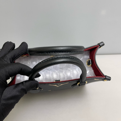 Louis Vuitton Onthego PM Monogram Empreinte Giant Black White Louis Vuitton Onthego PM Monogram Empreinte Giant Black White