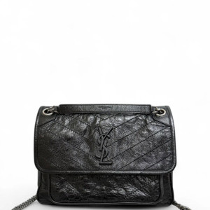Yves Saint Laurent Medium Niki Chain Pull Up Leather Black