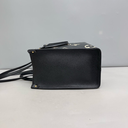 Louis Vuitton Onthego MM Monogram Empreinte Giant Black White Louis Vuitton Onthego MM Monogram Empreinte Giant Black White
