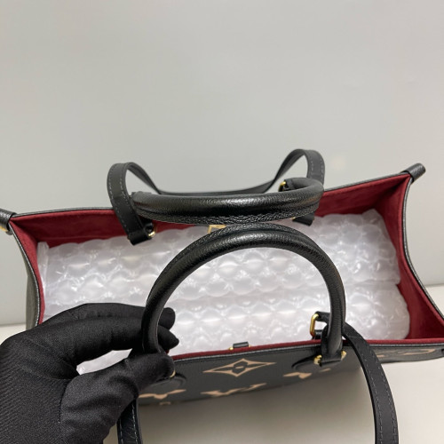 Louis Vuitton Onthego MM Monogram Empreinte Giant Black White Louis Vuitton Onthego MM Monogram Empreinte Giant Black White