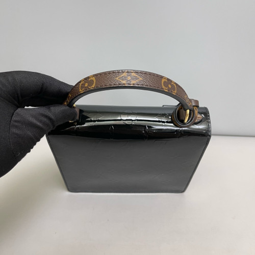Louis Vuitton Spring Street Vernis Black White