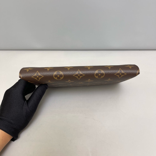 Louis Vuitton Clutch Monogram Brown