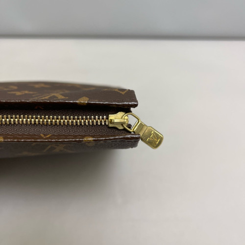 Louis Vuitton Toiletry Pouch 26 Monogram Brown
