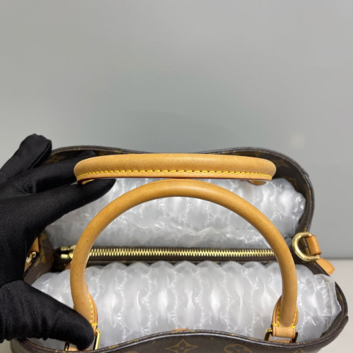 Louis Vuitton Montaigne MM Monogram Brown