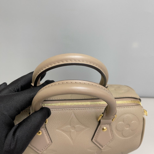 Louis Vuitton Speedy Bandouliere 25 Monogram Empreinte Giant Grey Louis Vuitton Speedy Bandouliere 25 Monogram Empreinte Giant Grey