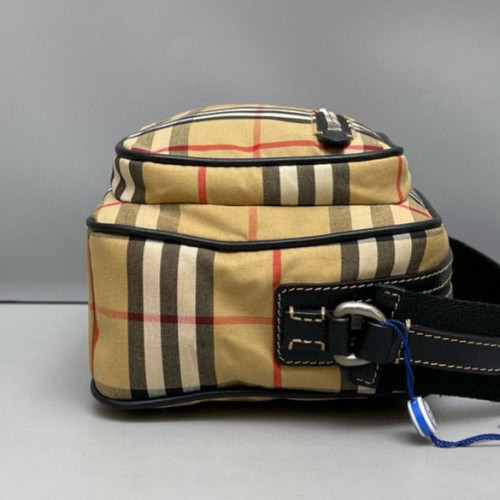 Burberry Camera Case House Check Calfskin Beige Black Red
