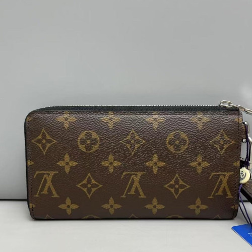 Louis Vuitton Clutch Monogram Brown
