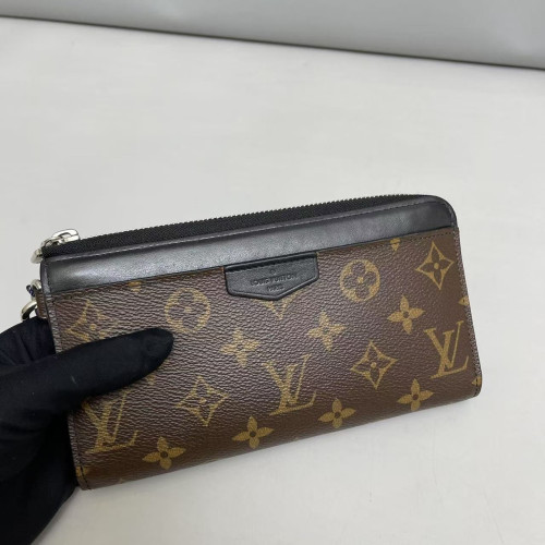 Louis Vuitton Clutch Monogram Brown