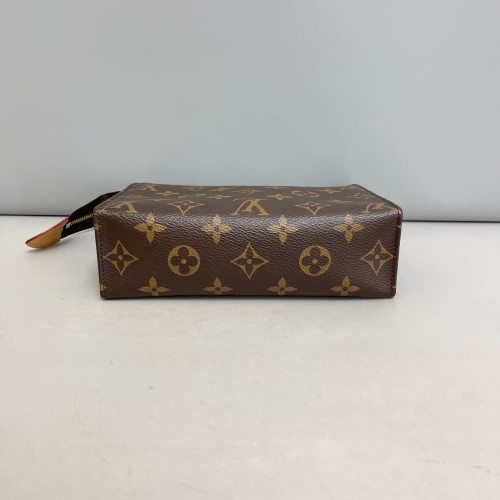 Louis Vuitton Toiletry Pouch 19 Monogram Brown