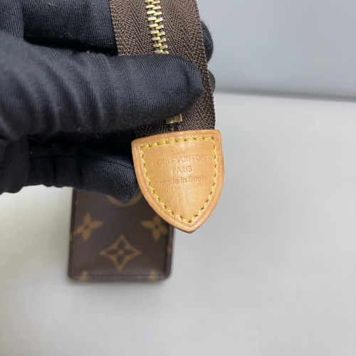 Louis Vuitton Toiletry Pouch 19 Monogram Brown