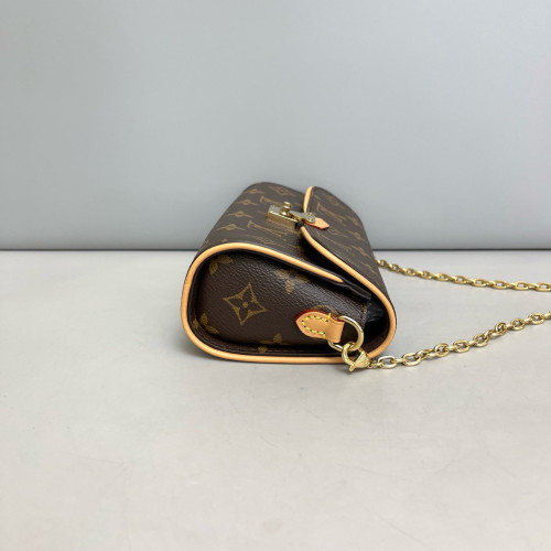 Louis Vuitton Pochette Camille Monogram Brown