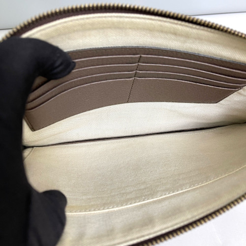 Gucci Clutch Calfskin Brown