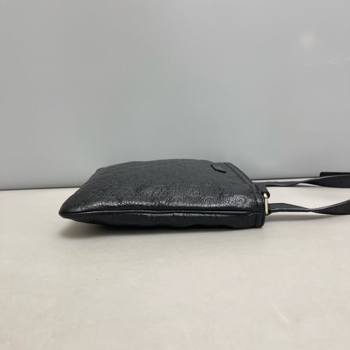 Gucci Flat Messenger Guccissima Black