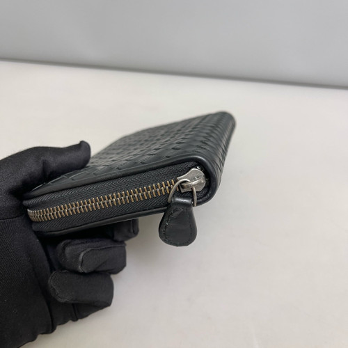 Bottega Veneta Intrecciato Zip Around Wallet Calfskin Intrecciato Black Bottega Veneta Intrecciato Zip Around Wallet Calfskin Intrecciato Black