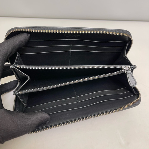 Bottega Veneta Intrecciato Zip Around Wallet Calfskin Intrecciato Black Bottega Veneta Intrecciato Zip Around Wallet Calfskin Intrecciato Black