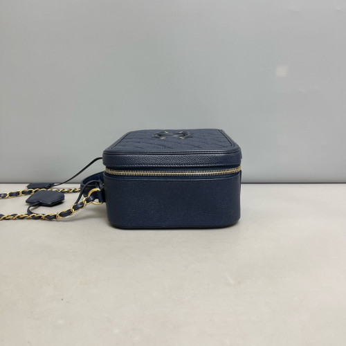 Chanel Quilted Large Vanity Case Grained Calfskin Blue Chanel Quilted Large Vanity Case Grained Calfskin Blue