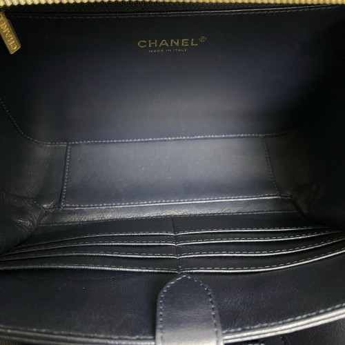 Chanel Quilted Large Vanity Case Grained Calfskin Blue Chanel Quilted Large Vanity Case Grained Calfskin Blue
