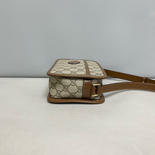 Gucci Camera Case GG Supreme Monogram Tan