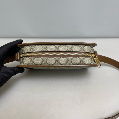Gucci Camera Case GG Supreme Monogram Tan